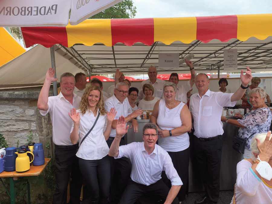 Helfer im KoMa-Garten