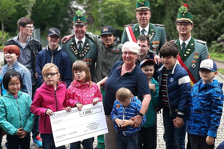 Spende der 1. Kompanie an die Pauline-Schule